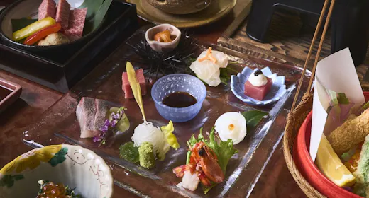 【広間席】料理長厳選 食の極会席 優雅なご夕食【夕朝食付き】