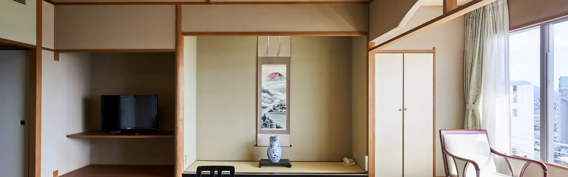司ロイヤルホテル