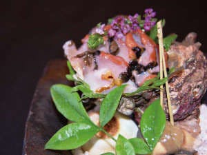 【直前割/9月限定/特別献立】鯛料理三種盛一品+黒毛和牛+さざえ造り/創作会席を部屋食で満喫
