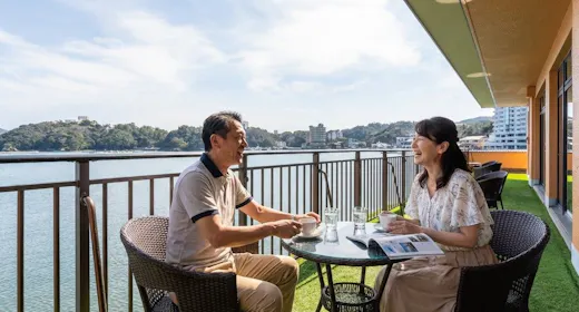 【早期割14/50歳からの旅】<潮騒と湯けむりに癒される>ひと手間加えた創作会席をお部屋で