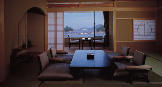 露天風呂と桧内風呂付 季和海12+6帖