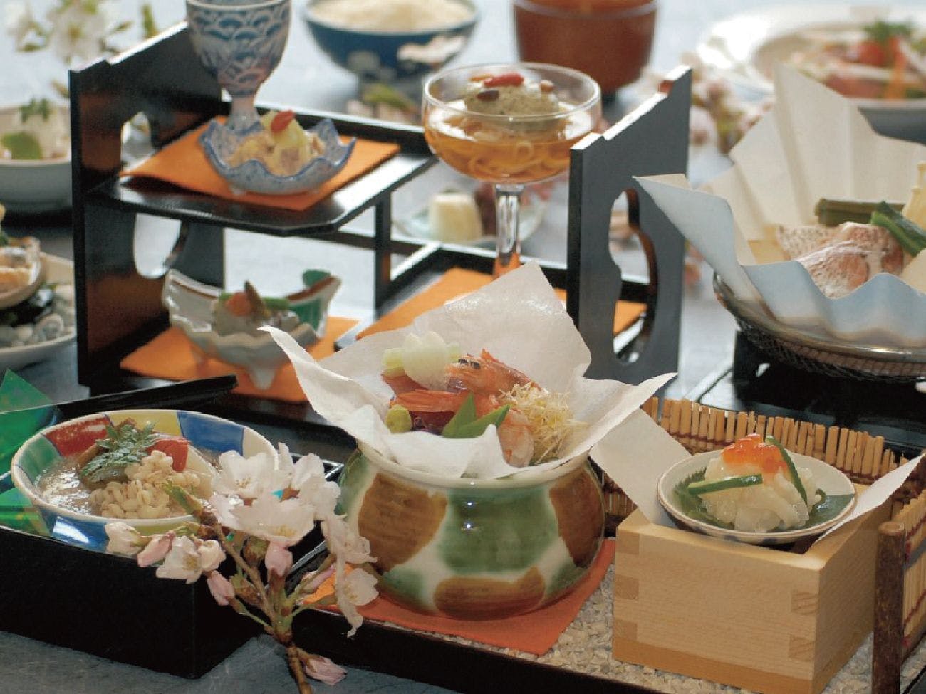 Creative Kaiseki Cuisine: Fugetsu Gozen (Sample)