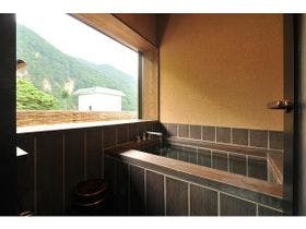 源泉かけ流しの宿　吟松亭あわしま