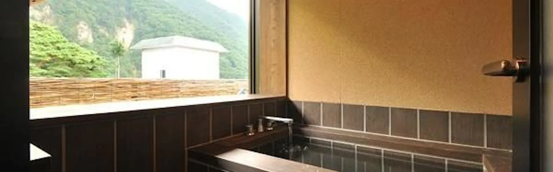 吟松亭あわしま