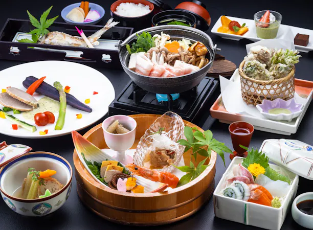 伝統の味「山賊鍋」をメインとした夕食懐石