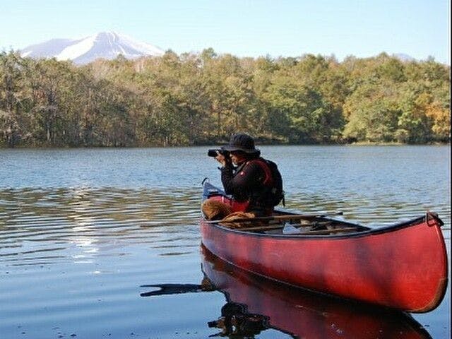 湖上から眺める紅葉はまた格別！
