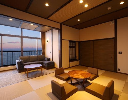 富山湾と立山連峰の眺望を望む和モダンA