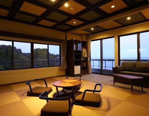 富山湾と立山連峰の眺望を望む和モダンC