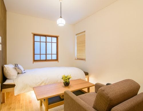 宿坊KANETSUNE　リビング　ソファーベッド