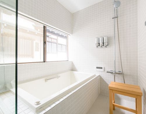 宿坊KANETSUNE　キングルーム　バスタブ