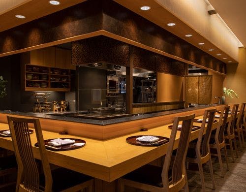 姉妹店「祇園椿」カウンター席