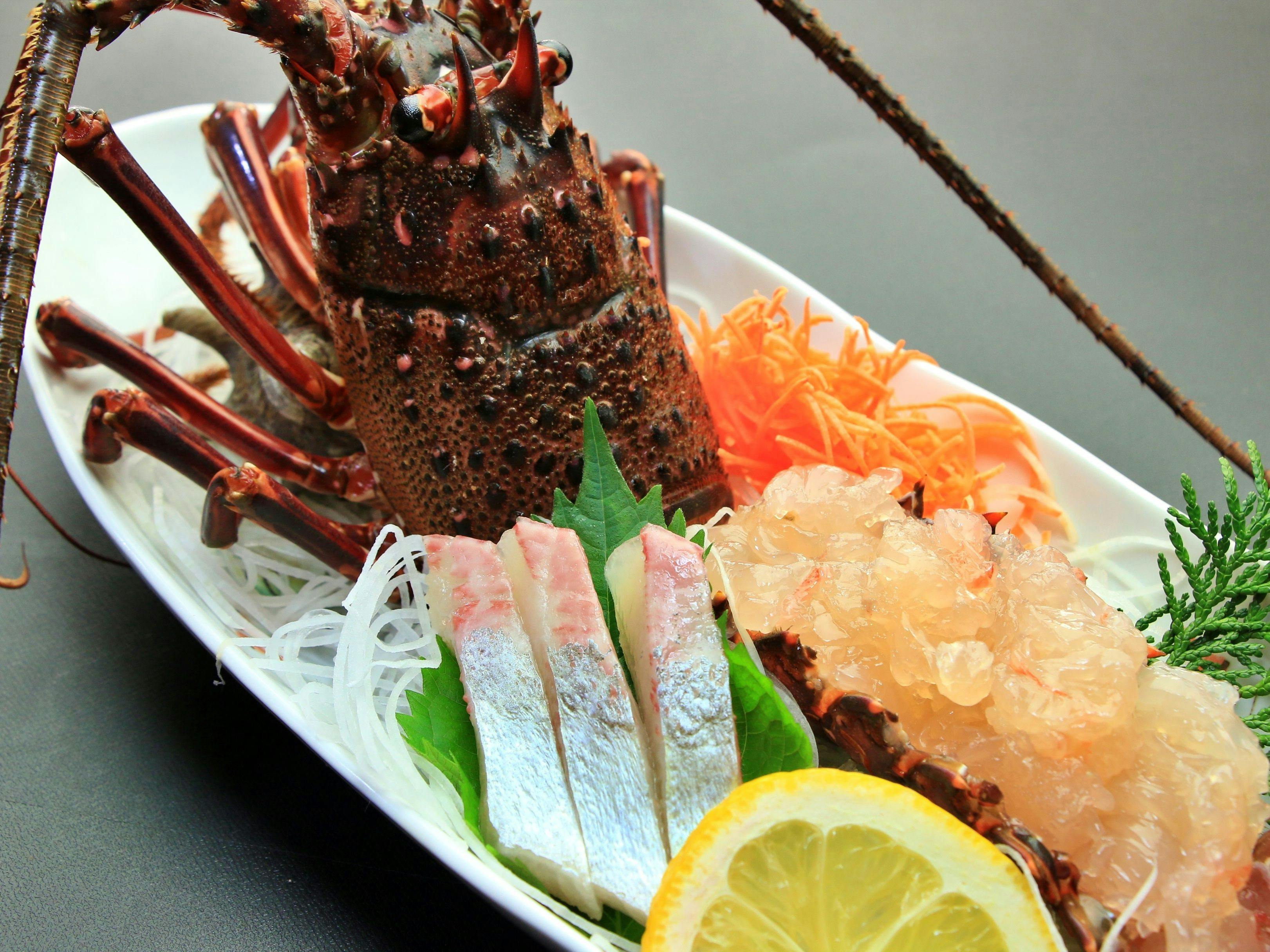 ซาชิมิกุ้งมังกรอิเสะสดเด้ง (โทบิ・มิยาบิ)