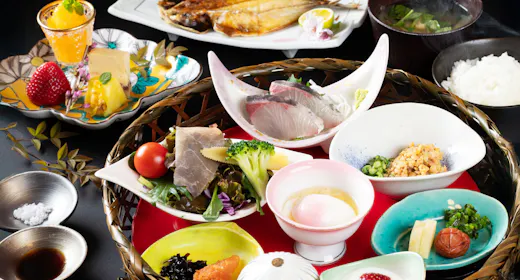 【朝食のみ】最終チェックイン19時!4種類のお風呂で温泉を満喫!景勝地鵜原温泉で癒しのひと時を・・・