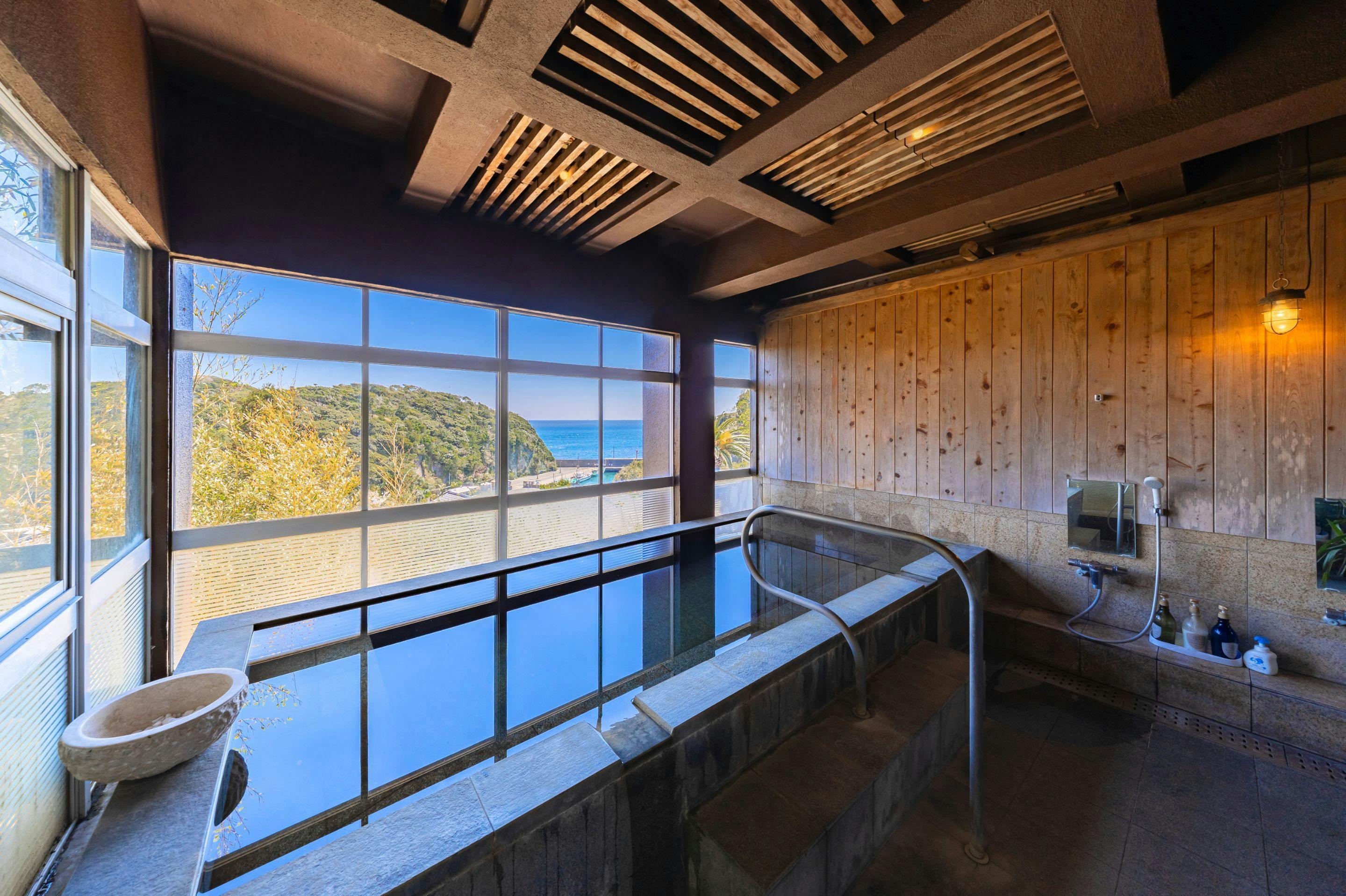磯香の湯宿　鵜原館