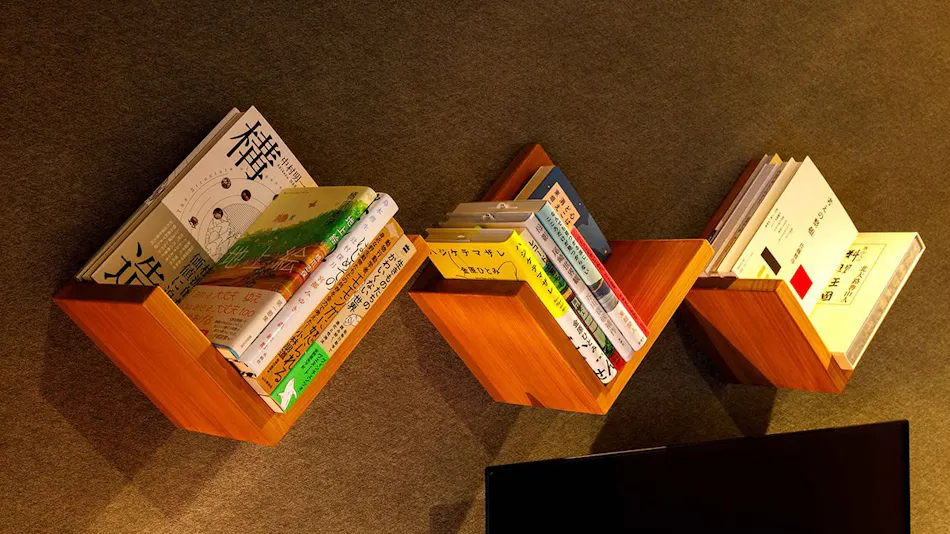 Neohas Book and Hotel