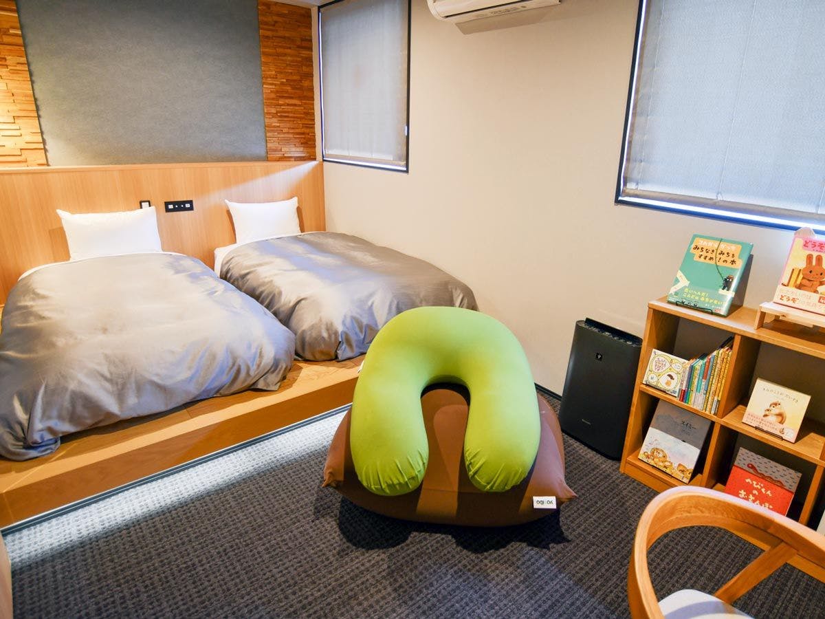 Neohas Book and Hotel