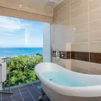 【ห้องน้ำและอ่างจากุซซี่】