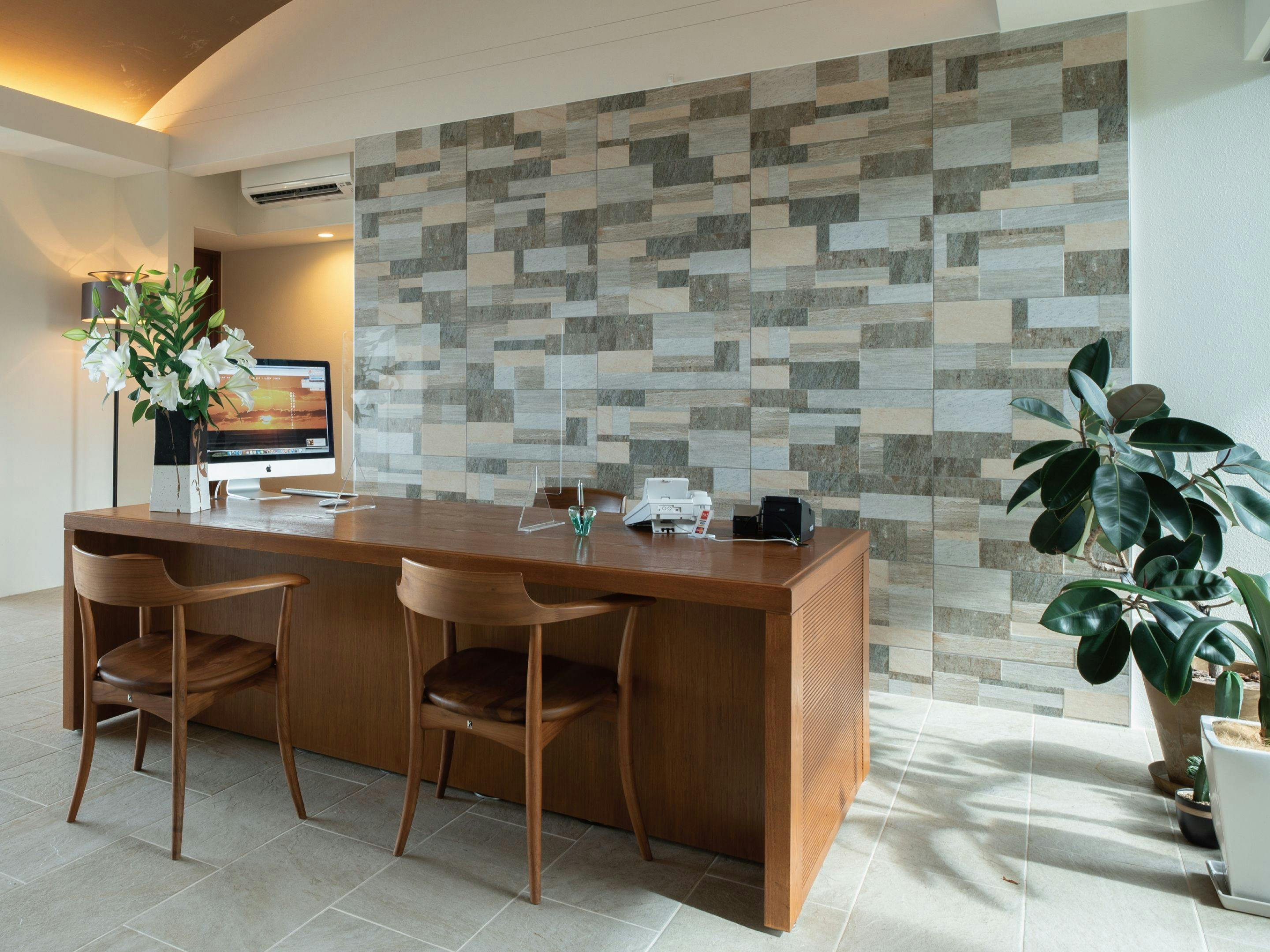 Condominium T-Room