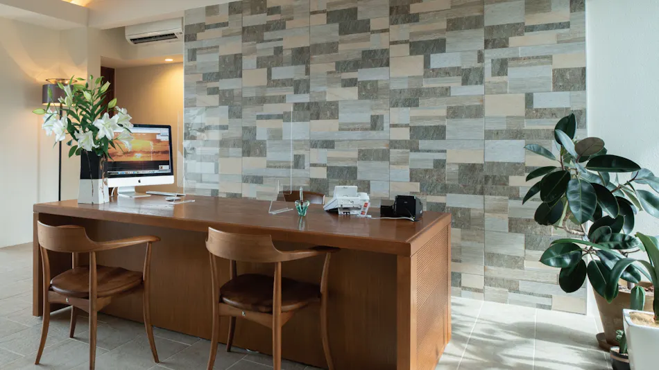 Condominium T-Room