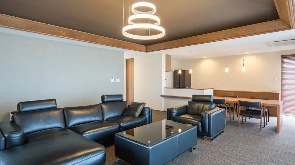 Condominium T-Room