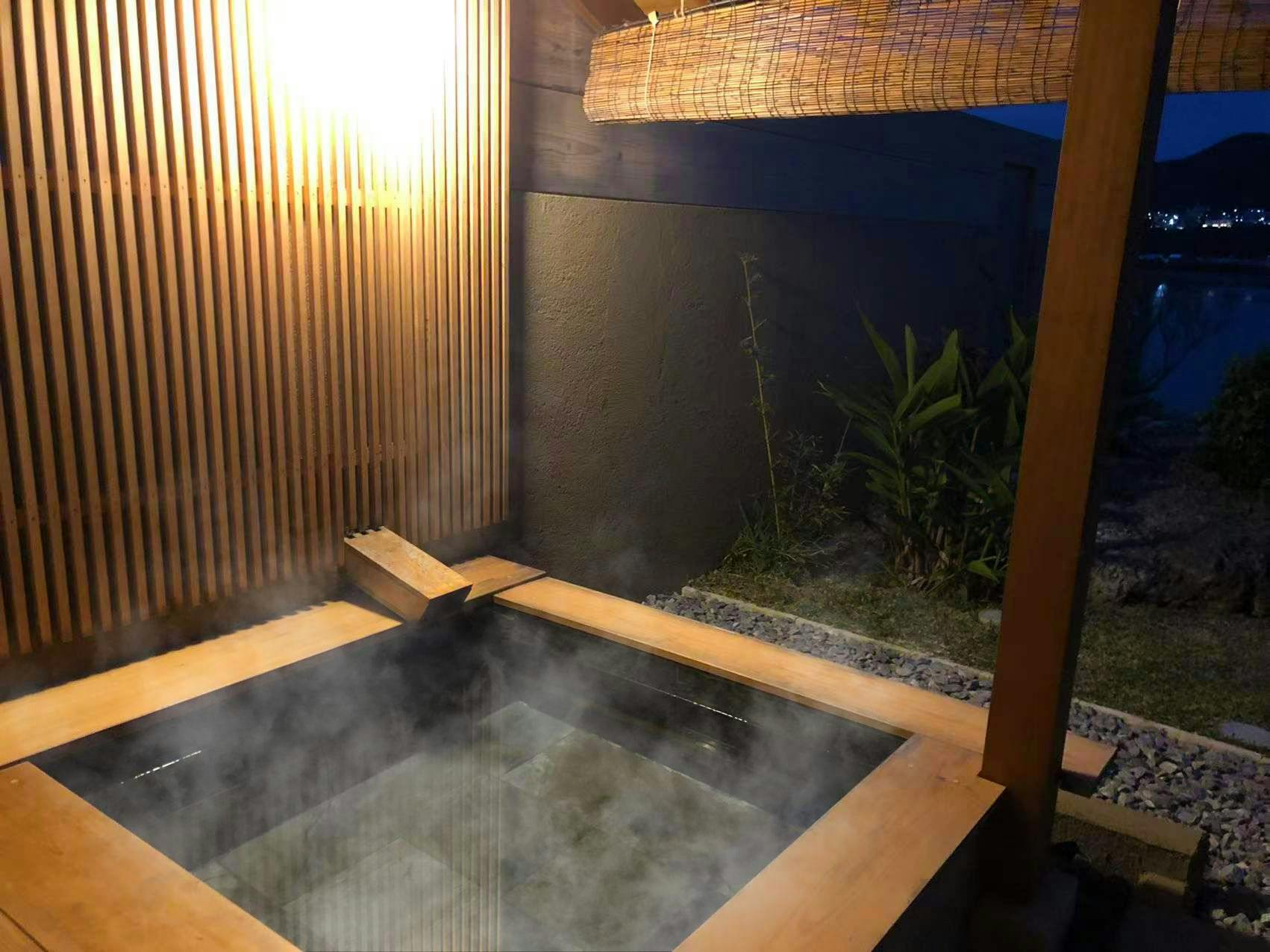 瀬底山水