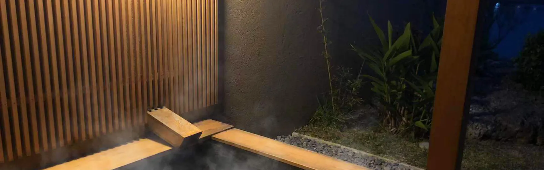 瀬底山水