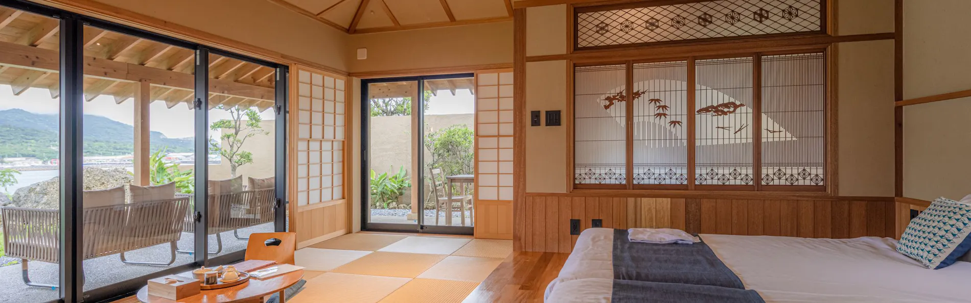 瀬底山水