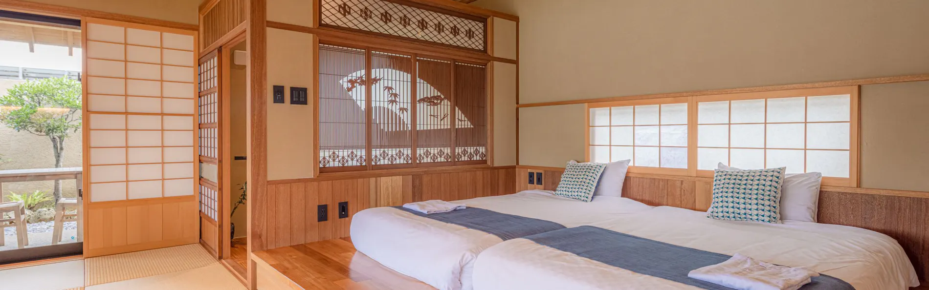 瀬底山水