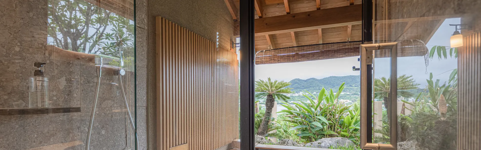 瀬底山水