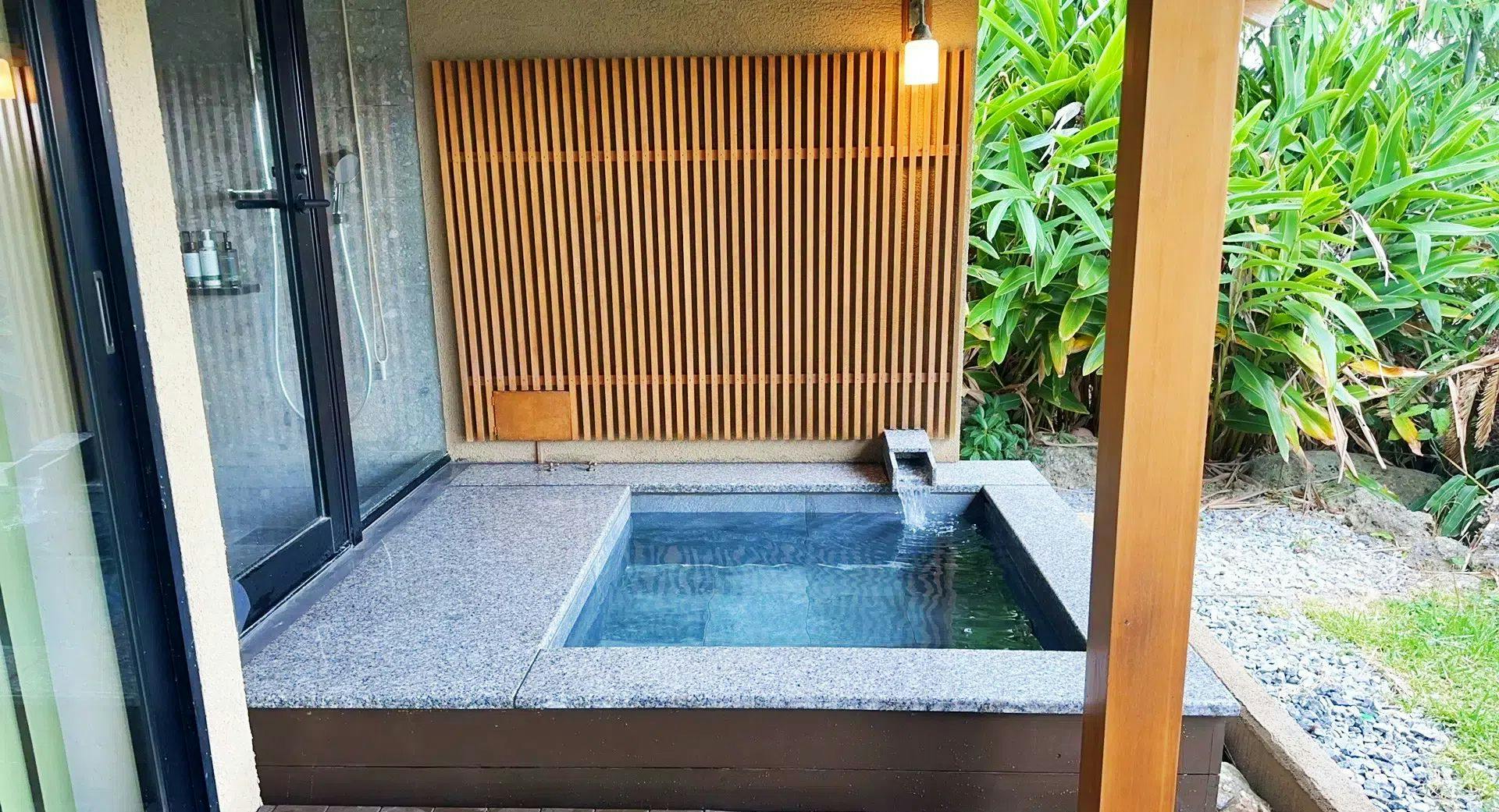 瀬底山水