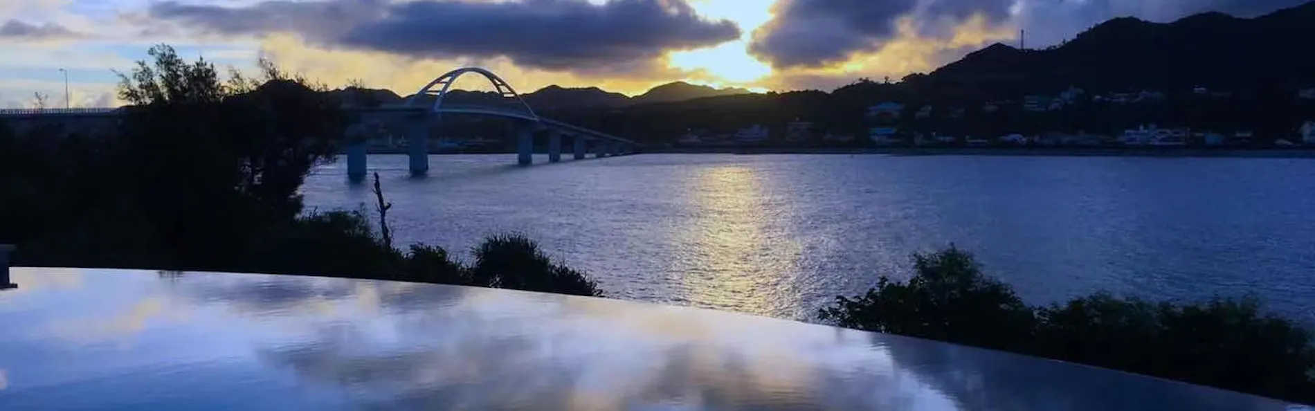 瀬底山水