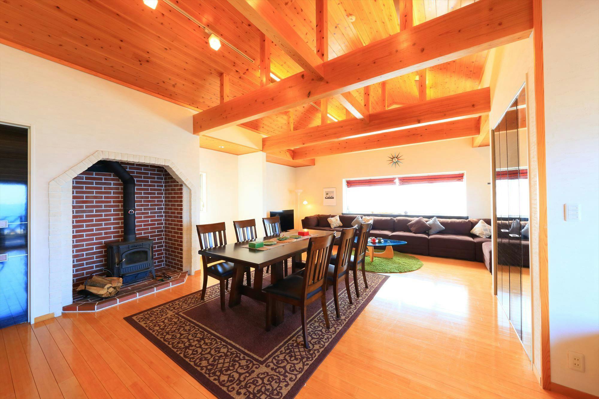 薪ストーブがあるので冬は暖かです