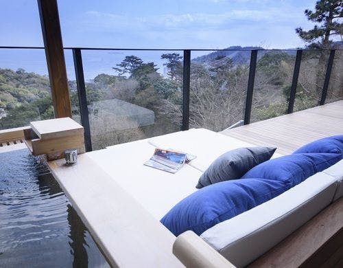 ■風の間<BR>デイベッドでくつろぎの時間。