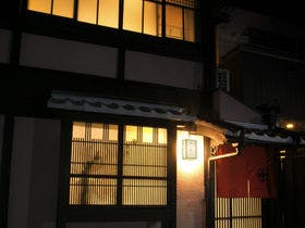 ホスタ梅小路　朱