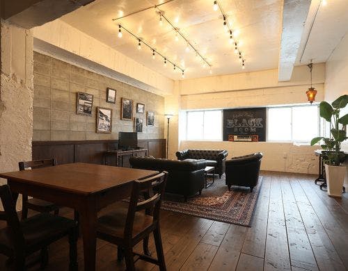 客室「ブラックルーム」