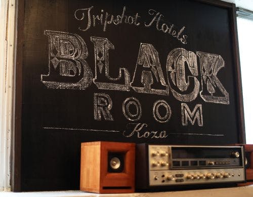 客室「ブラックルーム」