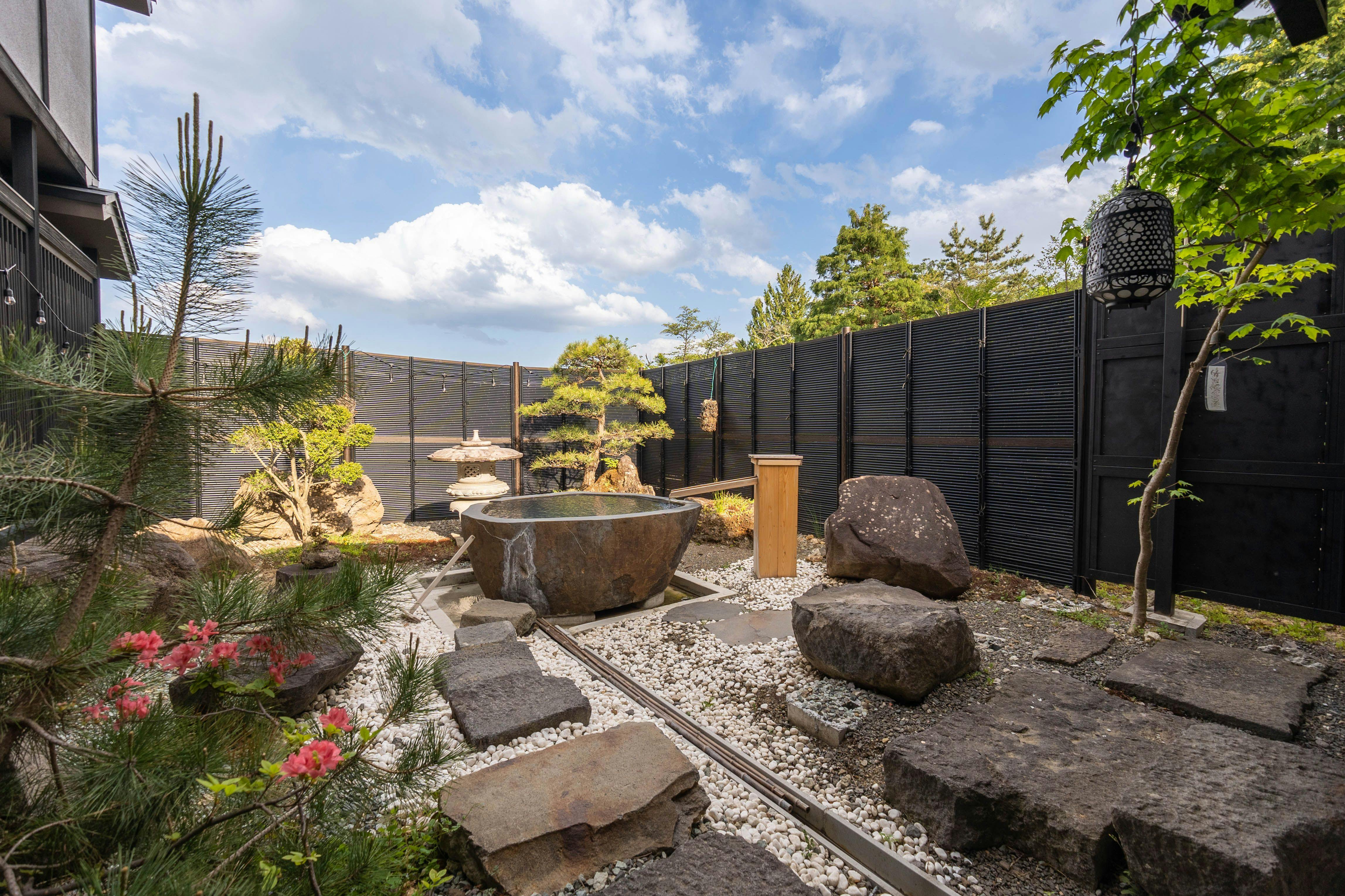 大空を仰ぐ湯浴み
