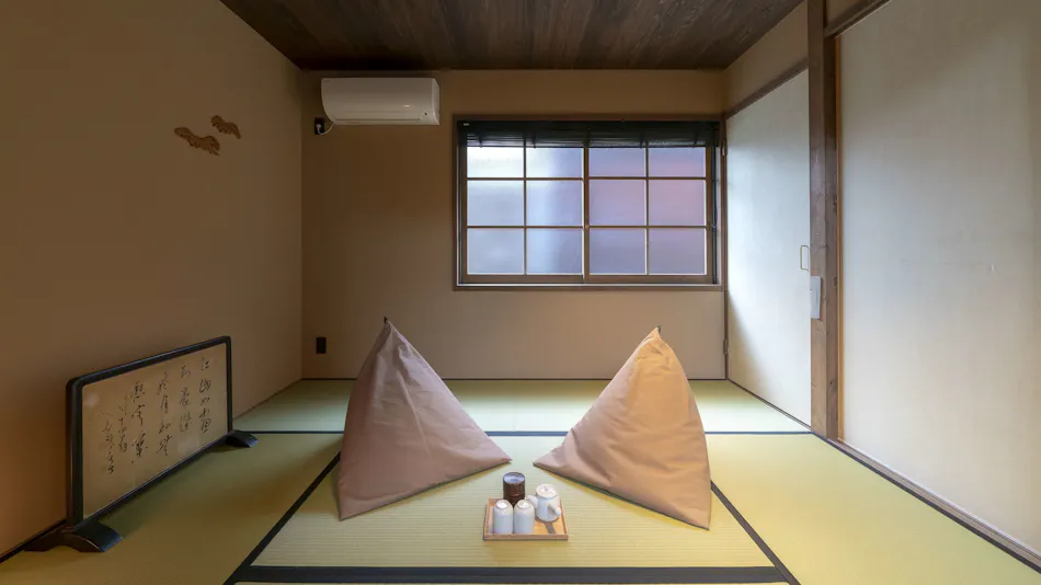 Hinaya Gojo <Machiya Townhouse Rental>