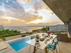 【沖縄県伊良部島の貸し別荘・コテージ・ヴィラ・コンドミニアム】ディーズグロウリゾート インフィニティプールヴィラ渡口の浜