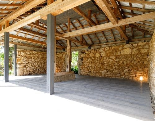 サンゴ石小屋のある宿