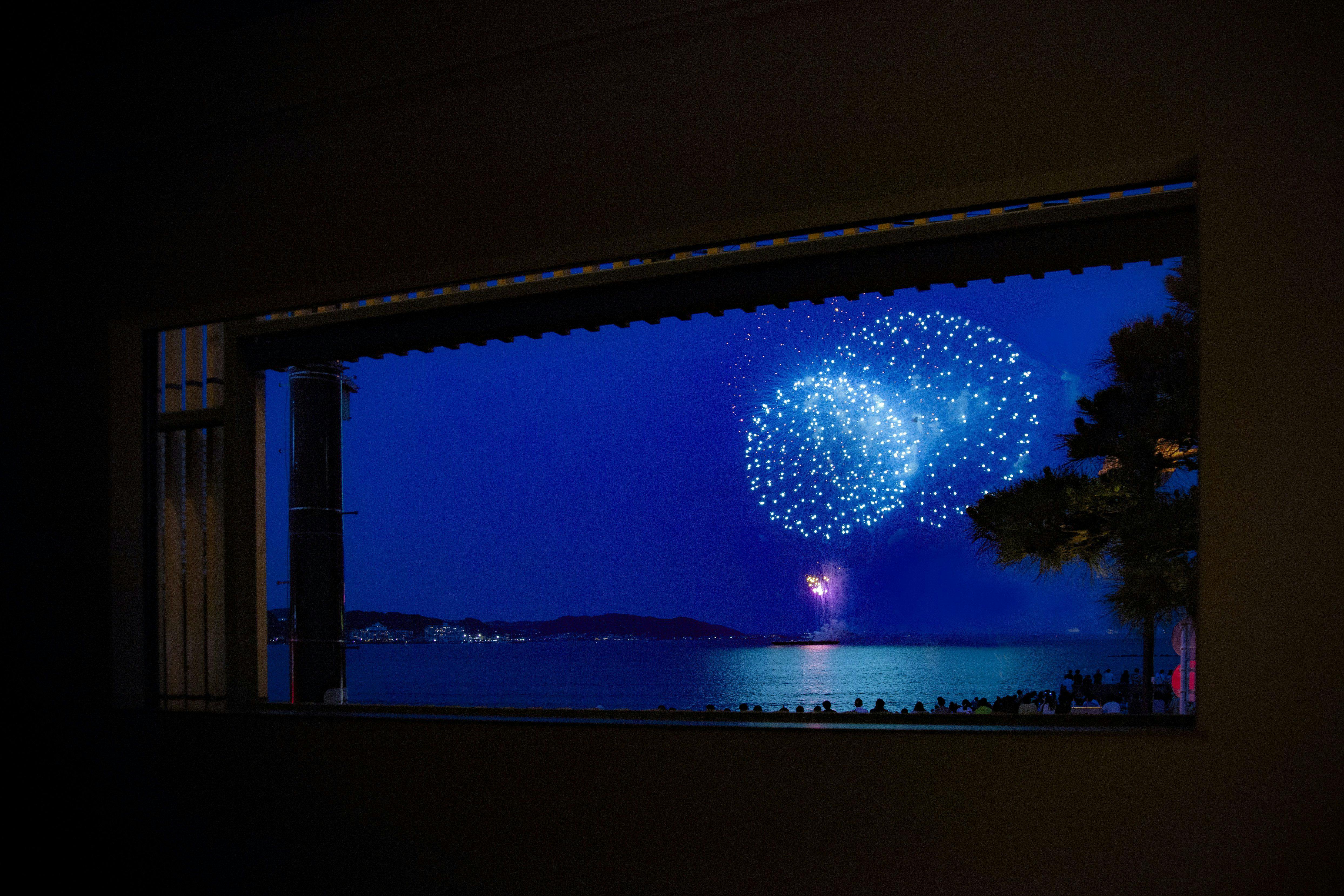 和室から望む海の景色に癒される