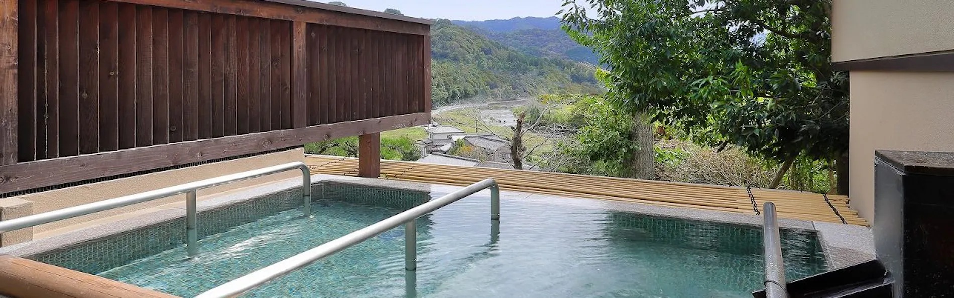 Yamasaki Ryokan Q 中門前屋(山崎旅館Q)