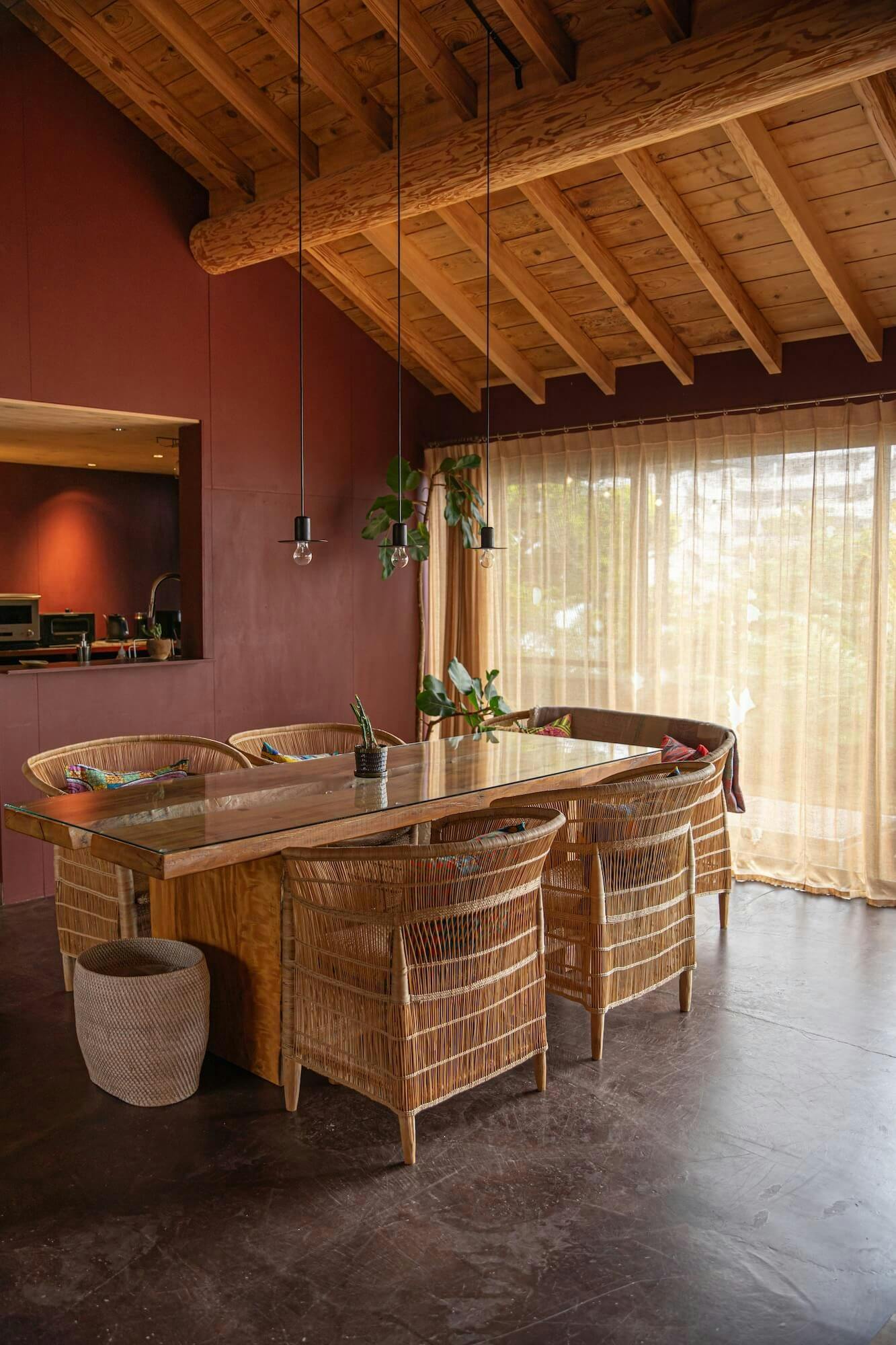 マラウイチェアとダイニングテーブル