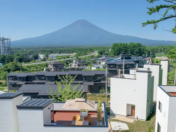 【秋旅応援】「朝食付」富士山麓で過ごす秋の休日|一棟貸切ヴィラステイ