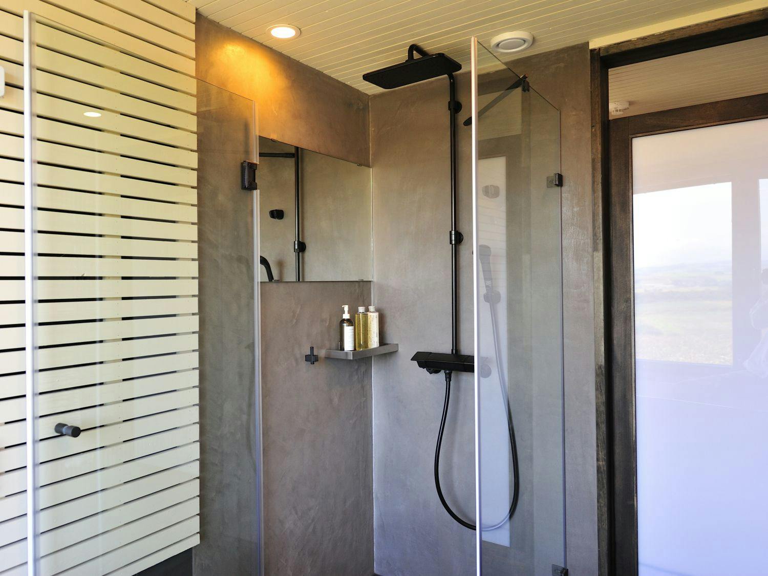 シャワーブース