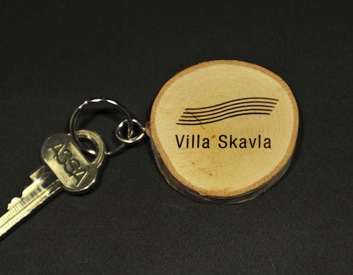 白樺の枝で作ったキーホルダー