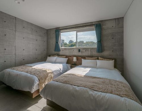 夕刻のリビングルーム