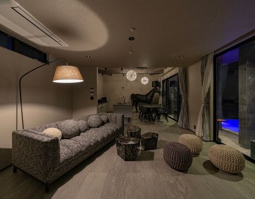 Nero夜のリビング