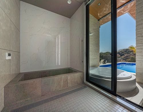 Bianco バスルームからの眺め