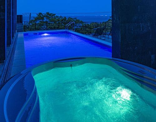 ジャグジーからプールの眺め